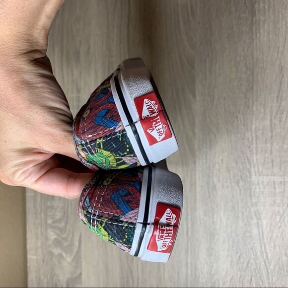 Vans x Marvel Authentic Marvel Women skate shoe - Picture 7 of 11